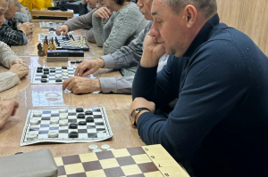 Принял участия в игре - шашки с ТОС Волочаевский. 