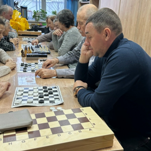 Принял участия в игре - шашки с ТОС Волочаевский. 
