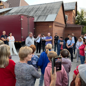 Обсуждение с жителями о нарушении прав 